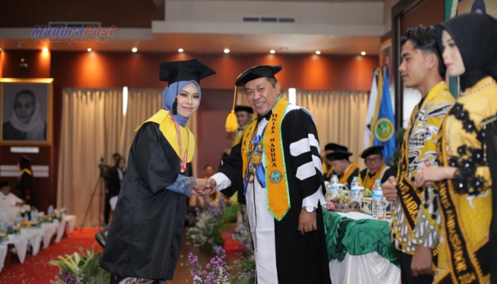 Wisuda di Uniba Madura, Rektor: Buktikan Kualitas Kalian di Kancah Nasional dan Internasional