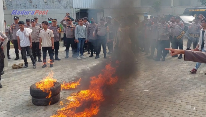 Demo Mahasiswa di DPRD Sumenep Berujung Bentrok, Tuntut Pencabutan Inpres dan Evaluasi Program MBG