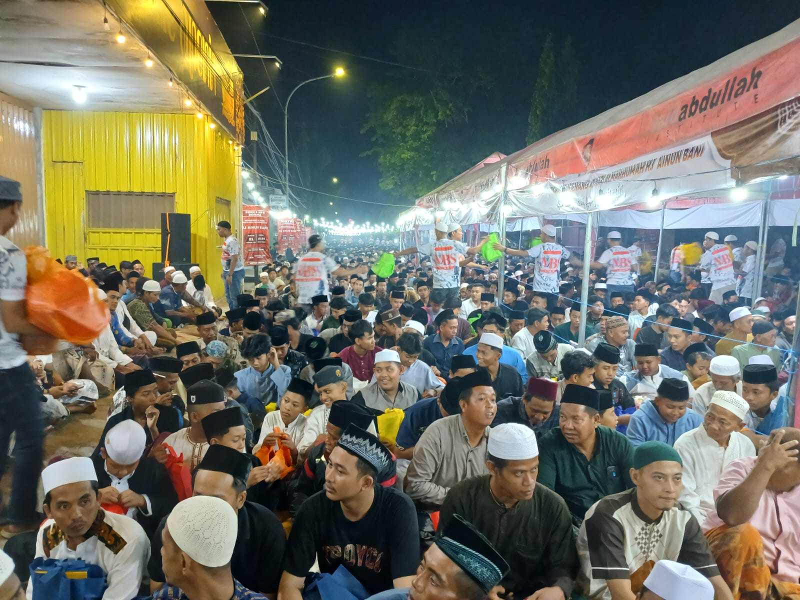 Ribuan Masyarakat Padati Peringatan 40 Hari Wafatnya Almarhumah Haja Ainun Bani