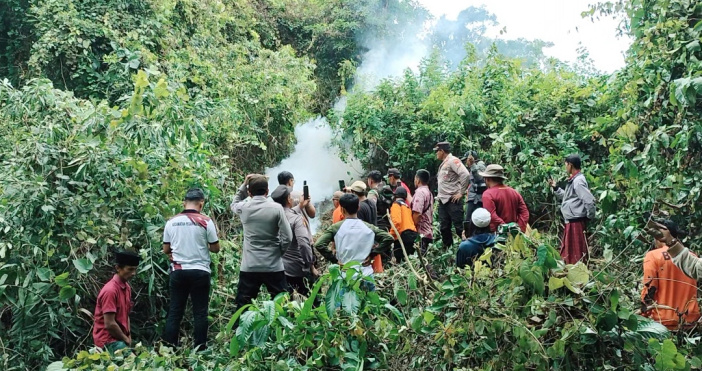 Forkopimka Pegantenan dan BPBD Temukan Goa Diduga Tempat Ular Piton Pemangsa Juriyah