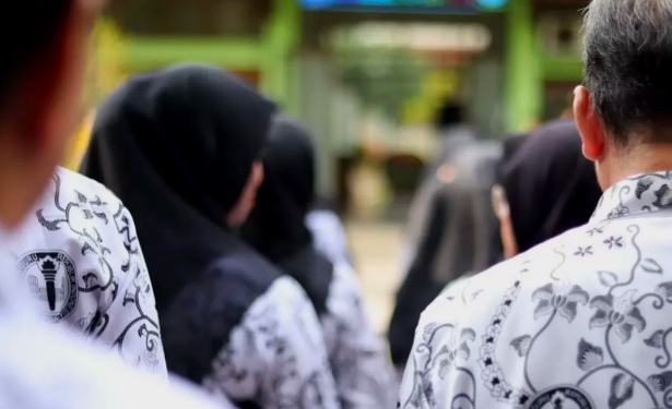 10 Tahun Rangkap Jabatan, Guru Sertifikasi di Pamekasan Tak Ditindak meski Sudah Dilaporkan!