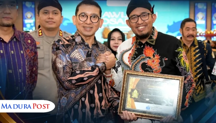 Bupati Sumenep Terima Penghargaan Tokoh Inspiratif dari SNKI, Tegaskan Komitmen Pelestarian Budaya Keris