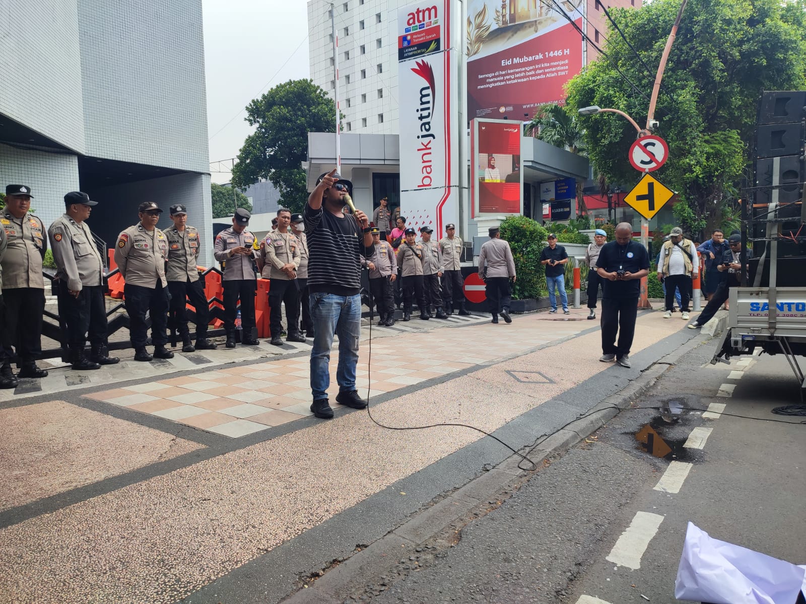 Skandal Dugaan Korupsi Bank Jatim: Mengalir ke Mana Uang Ratusan Miliar? Gubernur dan Jajaran Pimpinan Terancam Terseret?