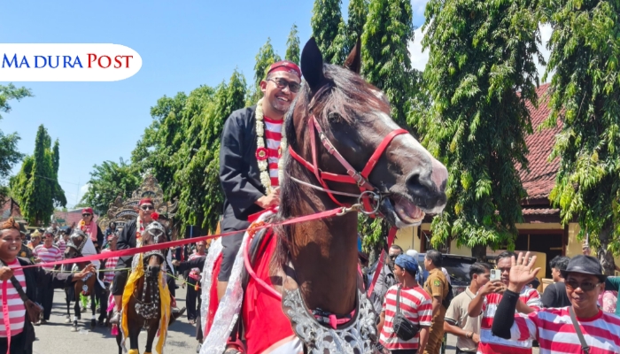 Kemegahan Festival Jaran Serek 2025 Warnai Depan Keraton Sumenep, 75 Kuda Tampil Spektakuler