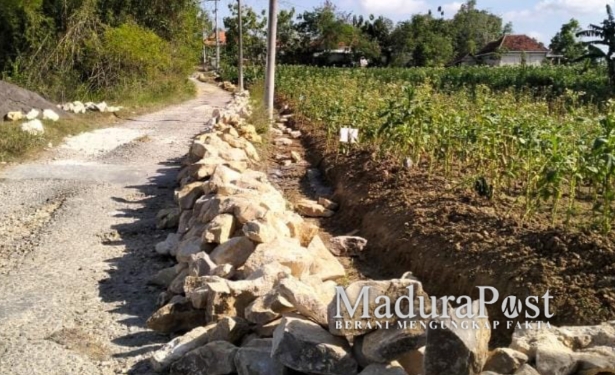 Memprihatinkan, Oknum PNS di Sampang Diduga Jadi Pelaksana Proyek