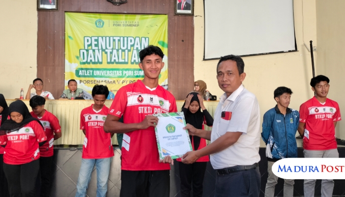 Penutupan Porsenasma V, Atlet Universitas PGRI Sumenep Terima Tali Asih