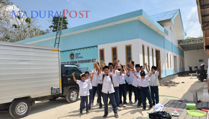 Puluhan Siswa Geruduk SPPG BUMDes Sejahtera Desa Rekkerrek