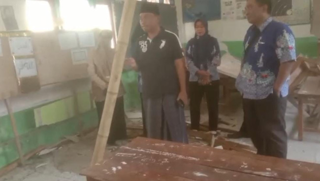 SDN Bunten Barat 3 Ambruk, Pendidikan Anak Sampang Terancam