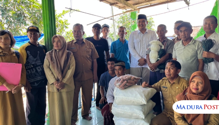 Imron Amin dan Reza Teguh Wibowo Salurkan 150 Jaring Insang, Nelayan Bancaran