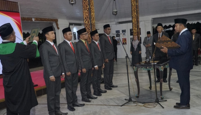 Bupati Fauzi Tekankan Independensi Komisioner KI Sumenep Periode 2025–2029
