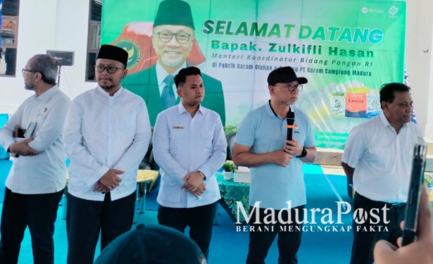 Slamet Ariyadi Dampingi Menko Pangan Zulkifli Hasan Kunjungi PT Garam Camplong Sampang