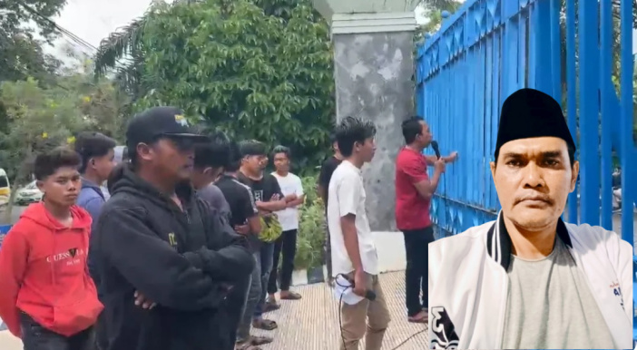 Saningwar Sentil Famas Mahardika Demo Kanwil Bea Cukai Jatim